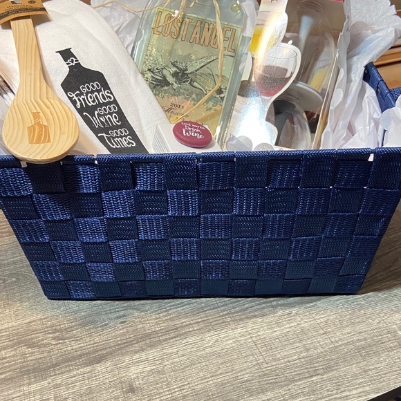 🍷Wine Accessories Woven Gift Basket Set 🍷 - Picture 5 of 13